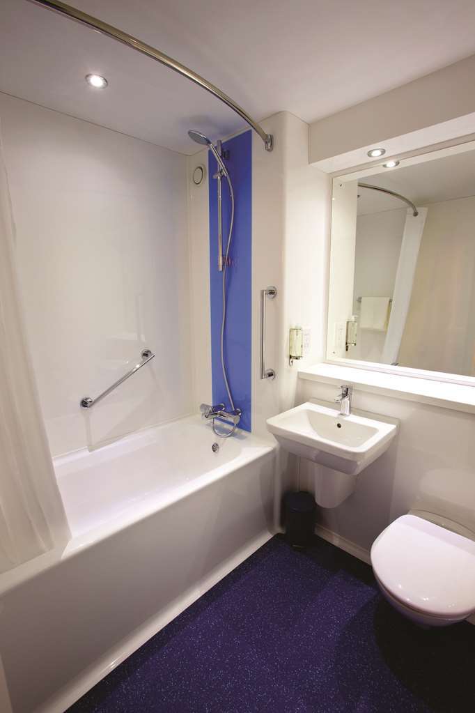 Travelodge Kingston Upon Thames Central London Rum bild
