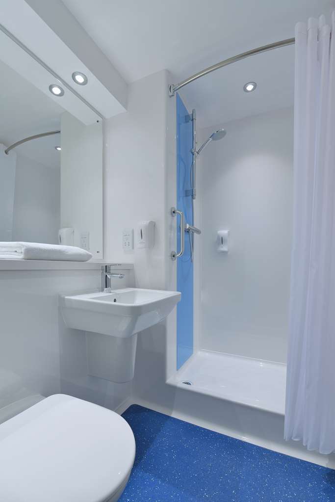 Travelodge Kingston Upon Thames Central London Rum bild